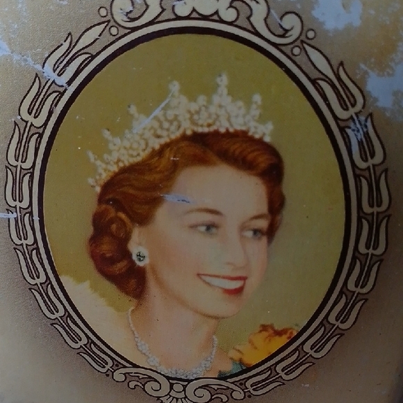 Vintage Coronation June 1953 Queen Ezliabeth II Tin Box Fox's Glacier Mints - Picture 2 of 11
